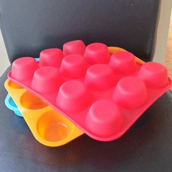 Silicone Muffin Pan Set - Red, Blue, and Orange - Picture 3 of 10